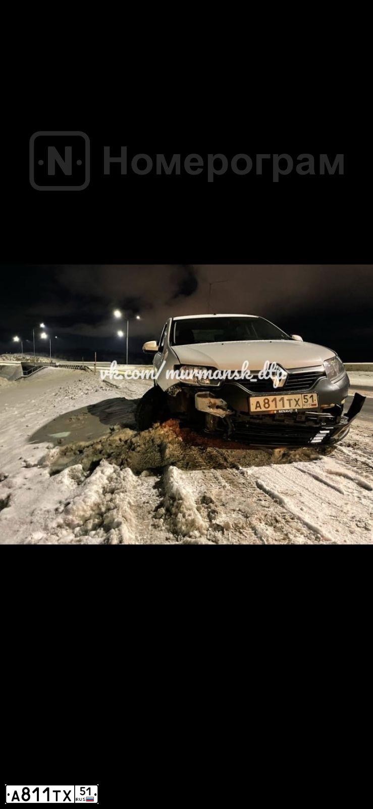 Фото автомобиля RENAULT LOGAN, 2017 — госномер А811ТХ51. Цвет: Белый