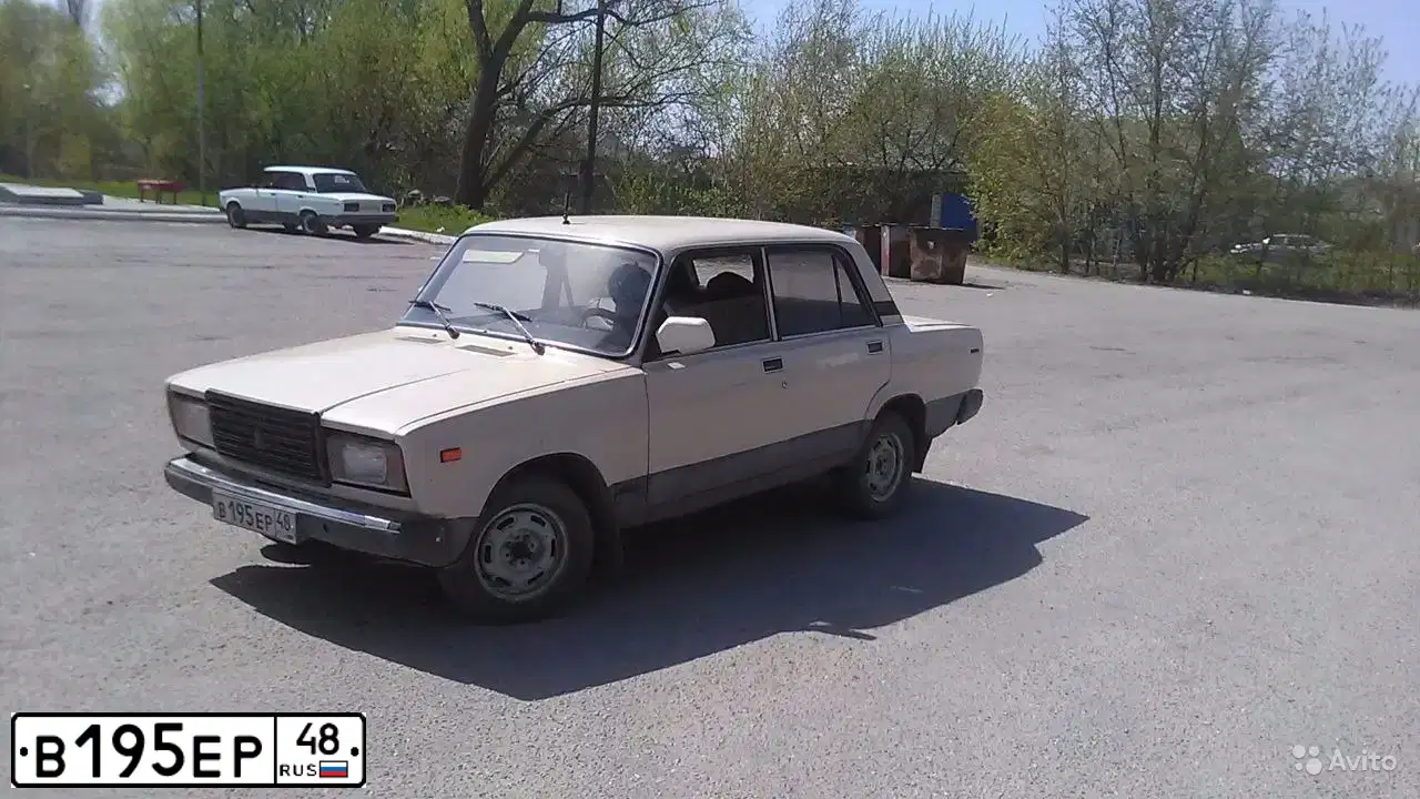 Фото автомобиля LADA 2107, 1995 — госномер В333ЕС48. Цвет: БЕЖЕВЫЙ