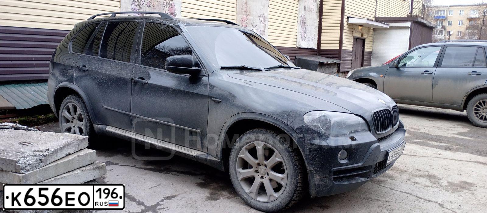 Фото автомобиля MITSUBISHI OUTLANDER, 2012 — госномер К656ЕО196. Цвет: ЧЕРНЫЙ