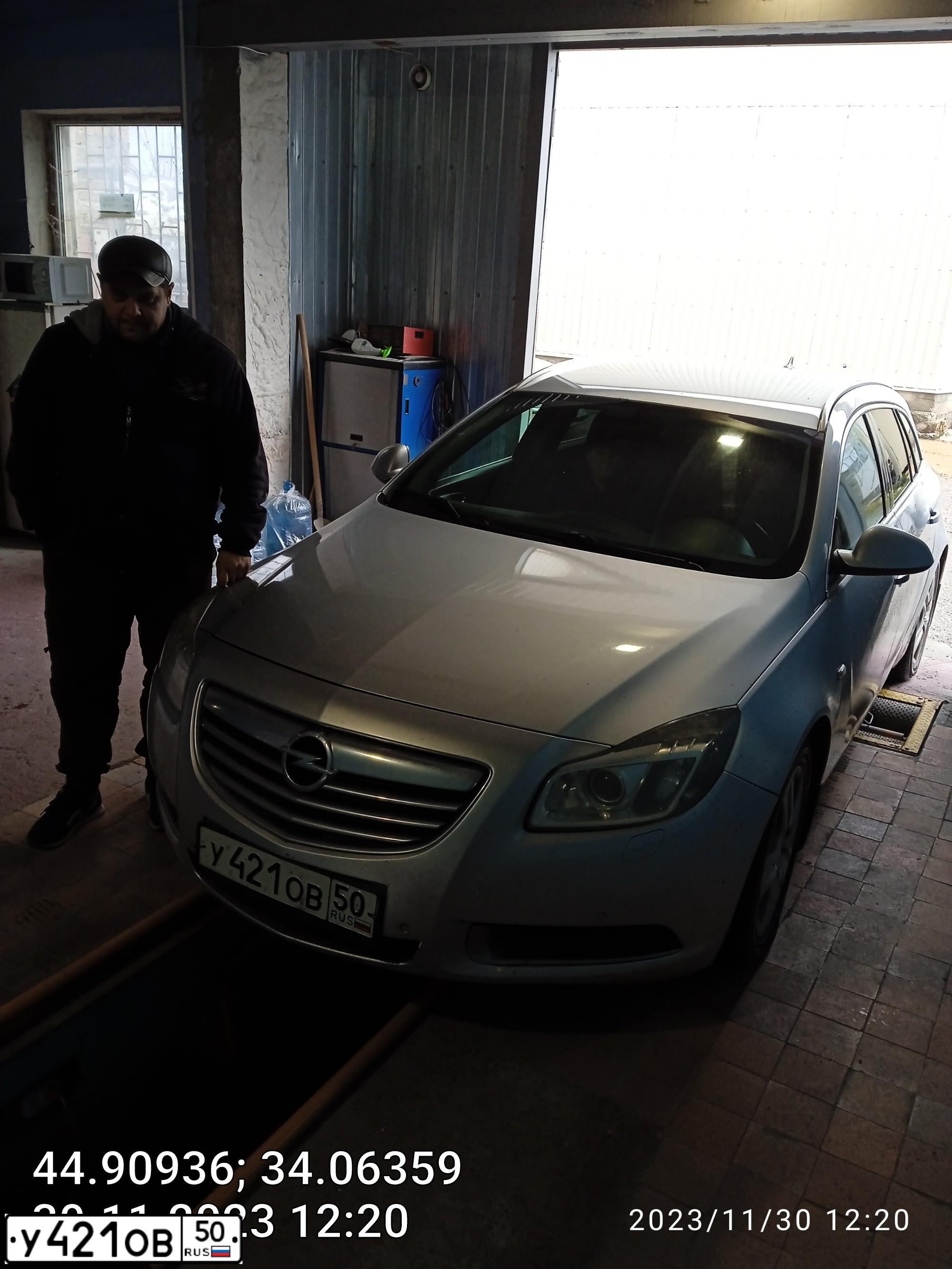 Фото автомобиля ОПЕЛЬ ИНСИГНИЯ, 2009 — госномер В310КЕ92. Цвет: Серый