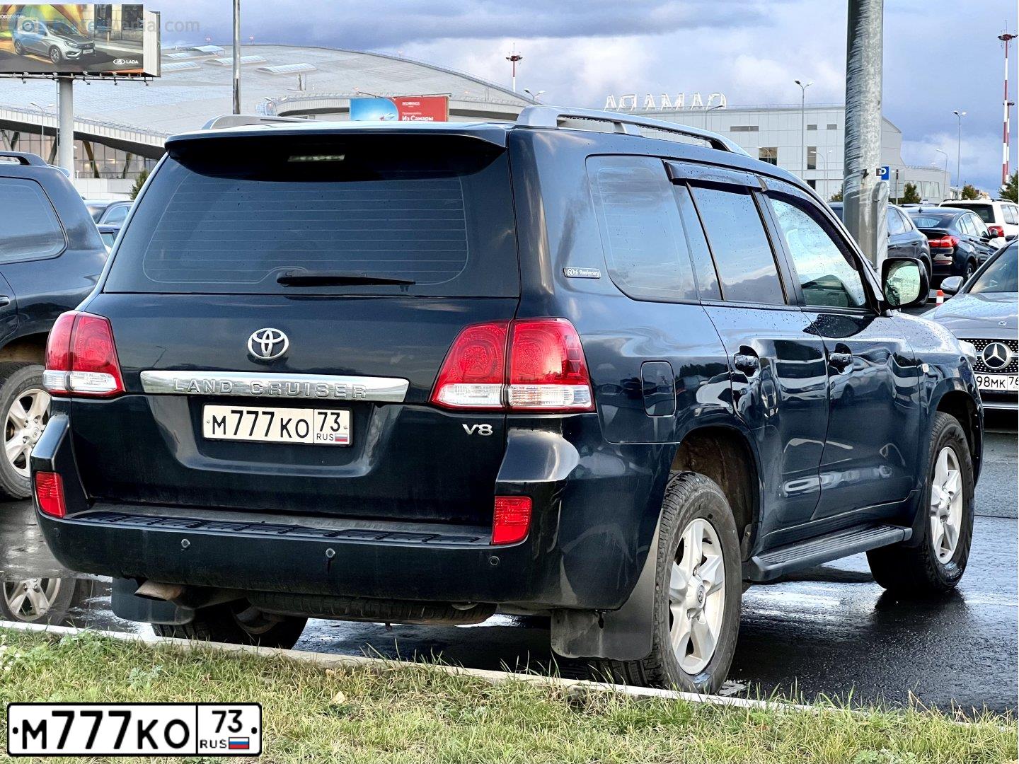 Фото автомобиля TOYOTA LANDCRUISER 200, 2011 — госномер М777КО73. Цвет: ЧЕРНЫЙ