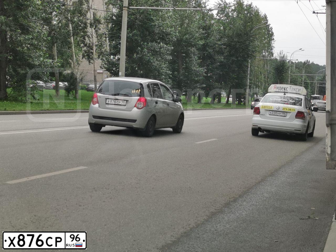 Фото автомобиля ZAZ VIDA, 2012 — госномер Х876СР96. Цвет: СВЕТЛО-СЕРЫЙ