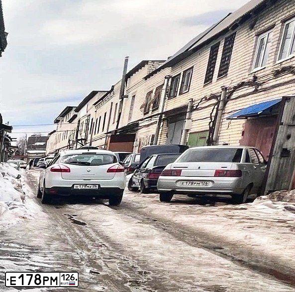 Фото автомобиля LADA 2110 LADA, 2004 — госномер В757УС05. Цвет: СВЕТЛО-СЕРЕБРИСТЫЙ МЕТ