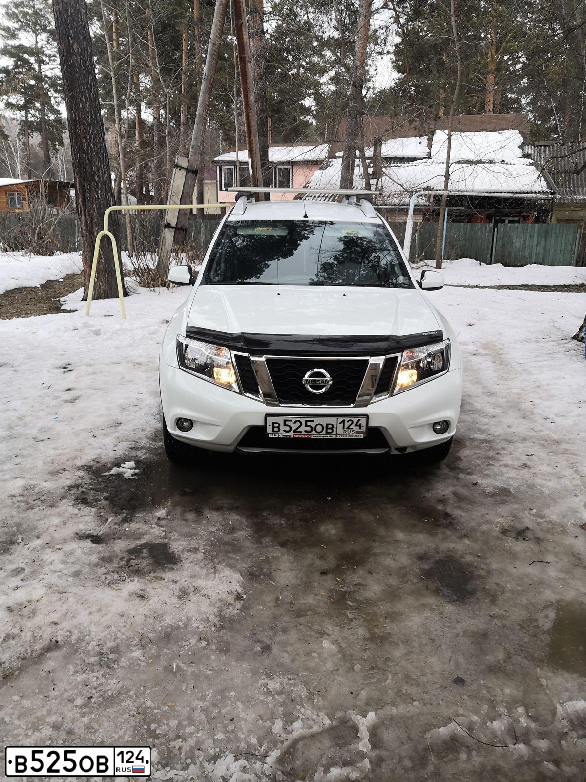 Фото автомобиля NISSAN TERRANO, 2018 — госномер В525ОВ124. Цвет: Белый