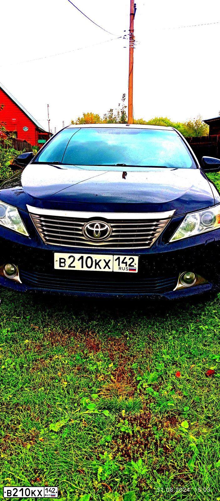 Фото автомобиля TOYOTA CAMRY, 2011 — госномер В210КХ142. Цвет: ЧЕРНЫЙ