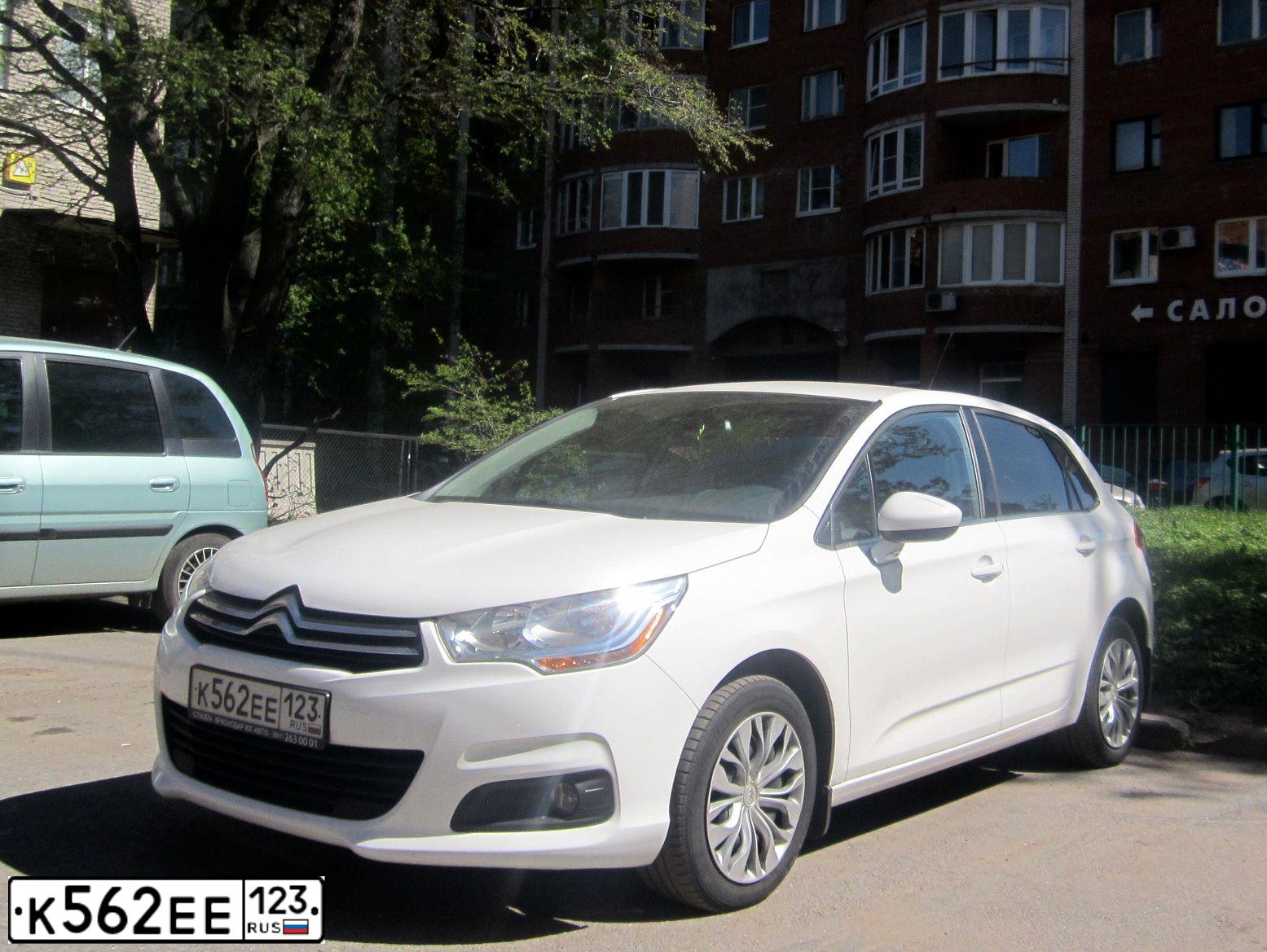 Фото автомобиля CITROEN C4, 2012 — госномер К877ЕМ198. Цвет: Белый