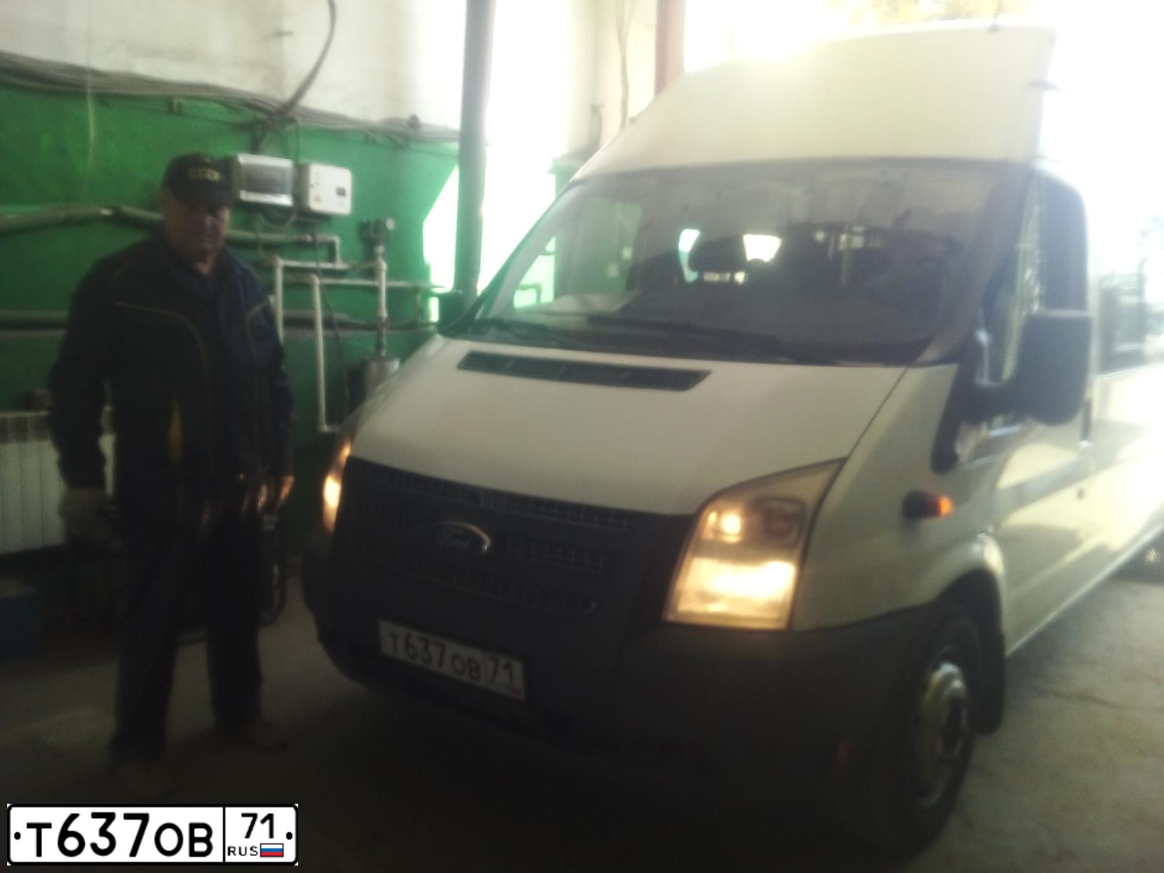 Фото автомобиля FORD TRANSIT, 2013 — госномер Т637ОВ71. Цвет: Белый
