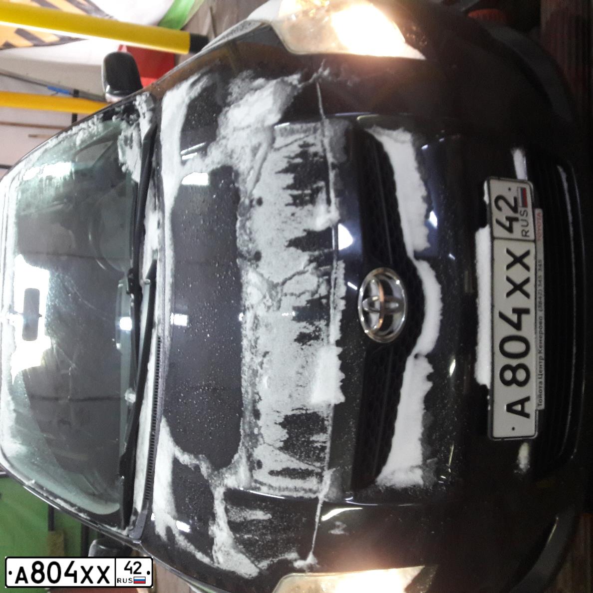Фото автомобиля TOYOTA AURIS, 2009 — госномер М572ЕК154. Цвет: ЧЕРНЫЙ
