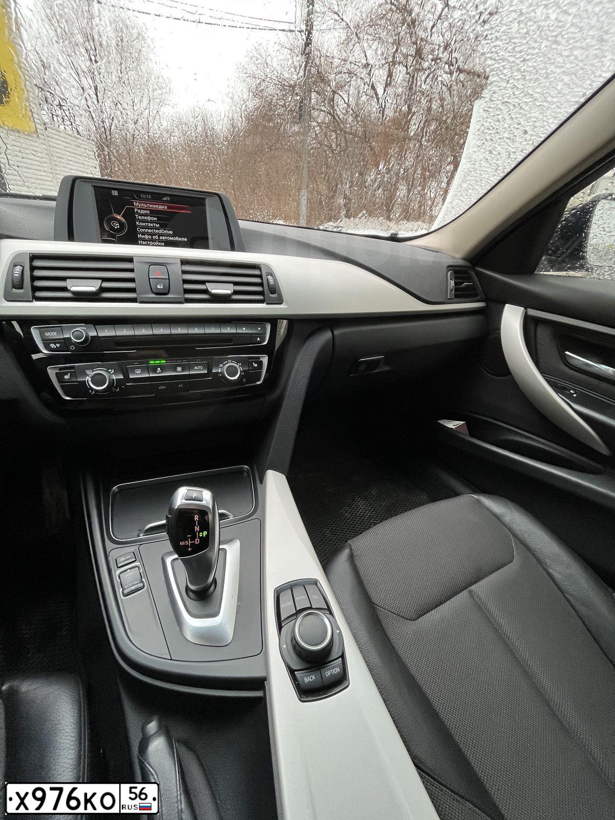 Фото автомобиля BMW 320I, 2016 — госномер О074ОК71. Цвет: Белый