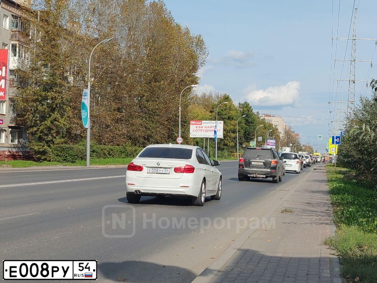Фото автомобиля BMW 320D XDRIVE, 2017 — госномер Е008РУ54. Цвет: Белый