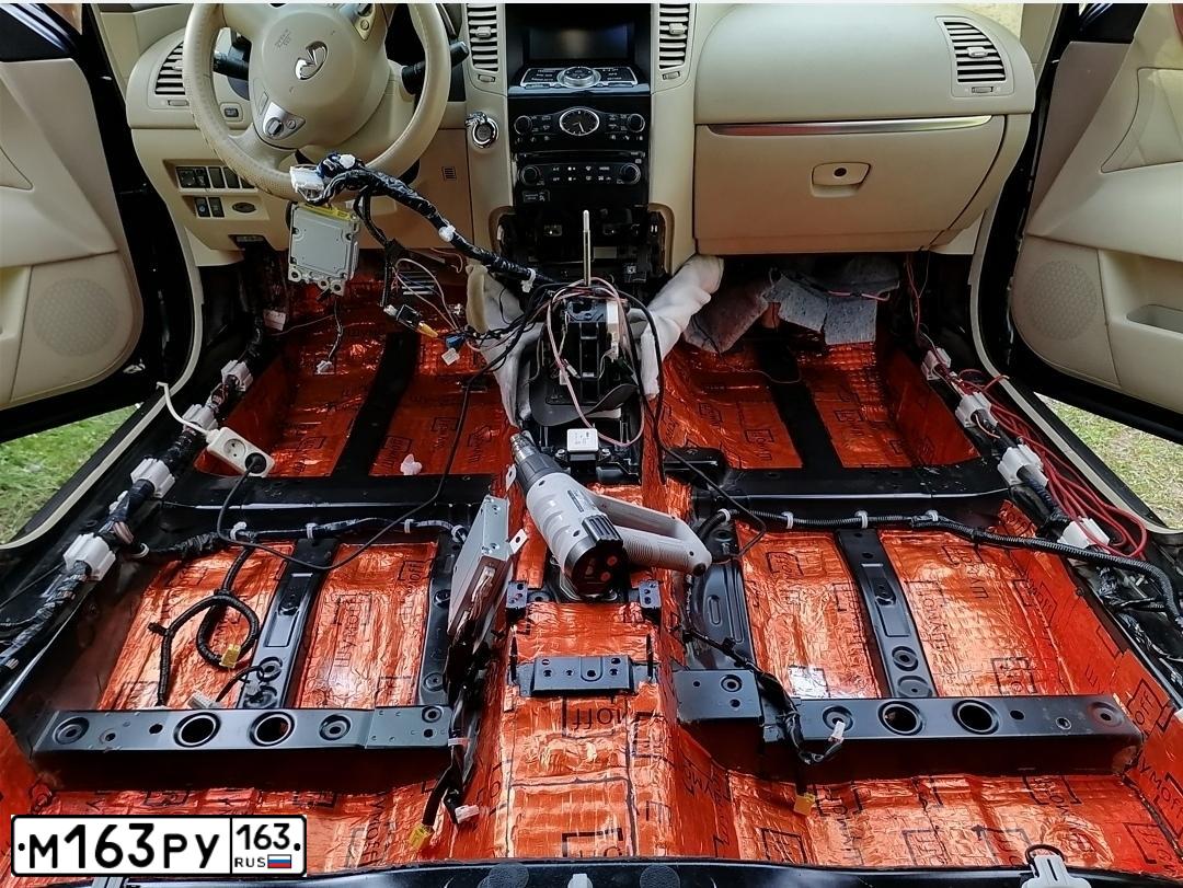 Фото автомобиля INFINITI QX70 /FX/, 2008 — госномер М163РУ163. Цвет: ЧЕРНЫЙ