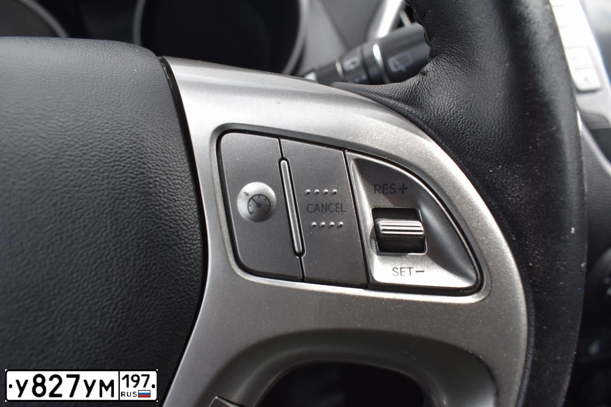 Фото автомобиля VOLKSWAGEN GOLF, 1991 — госномер Е981ВР11. Цвет: ЗЕЛЕНЫЙ