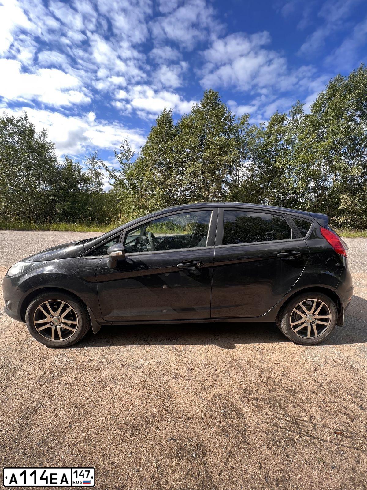 Фото автомобиля FORD FIESTA / ASPIRE, 2016 — госномер Н692КУ180. Цвет: ЧЕРНЫЙ