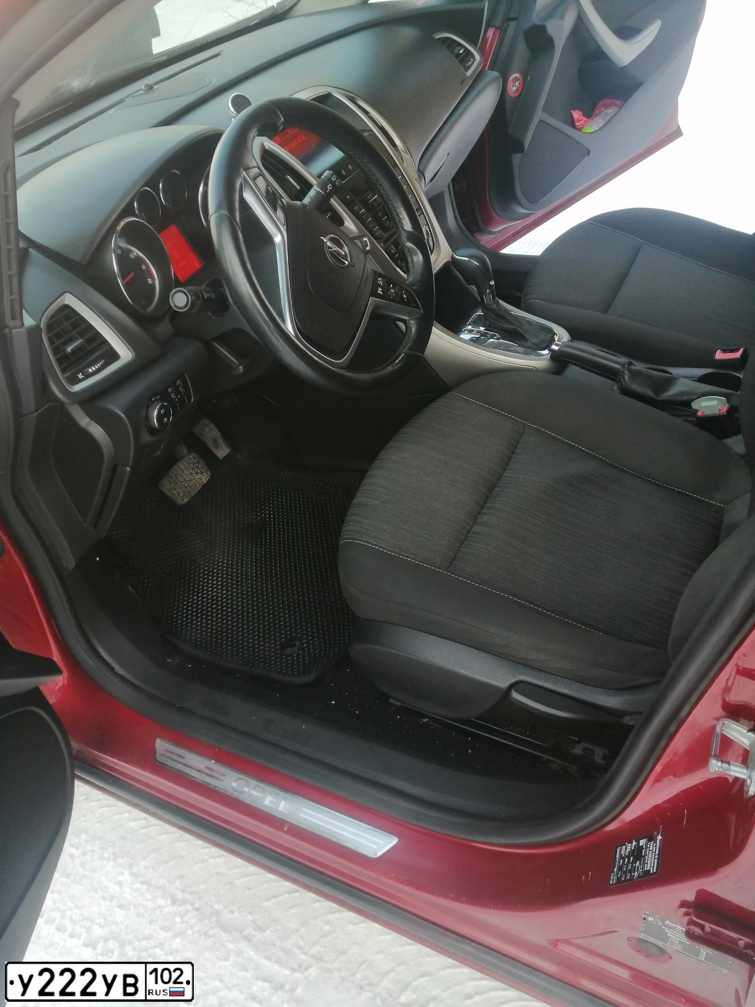 Фото автомобиля VOLKSWAGEN PASSAT, 2008 — госномер М100РС22. Цвет: ЧЕРНЫЙ