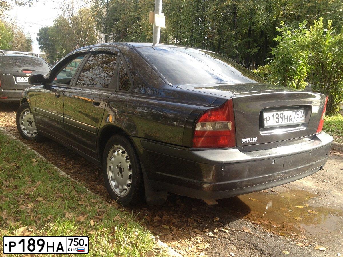 Фото автомобиля VOLVO S80, 2001 — госномер О822НЕ799. Цвет: ЧЕРНЫЙ