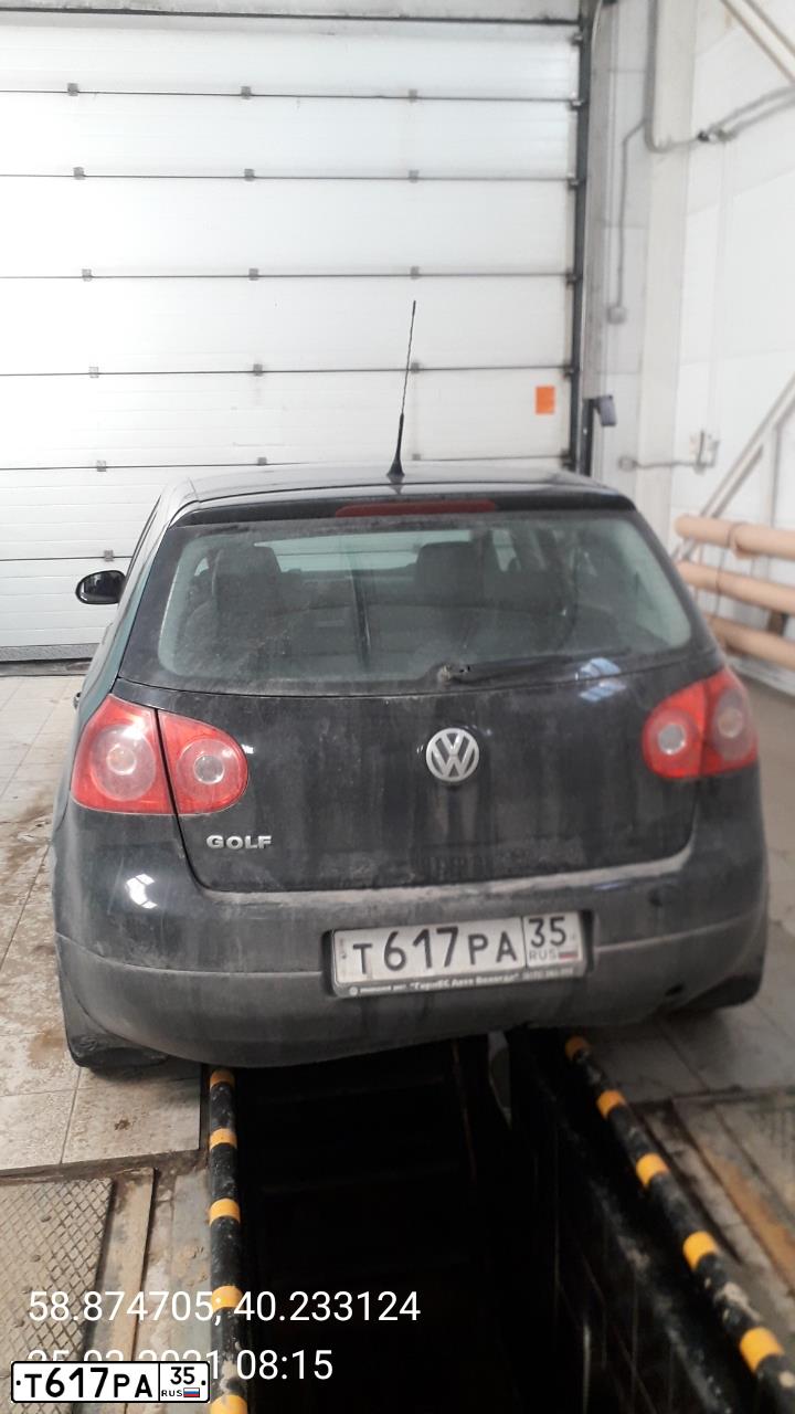 Фото автомобиля VOLKSWAGEN GOLF, 2007 — госномер О288КМ29. Цвет: ЧЕРНЫЙ