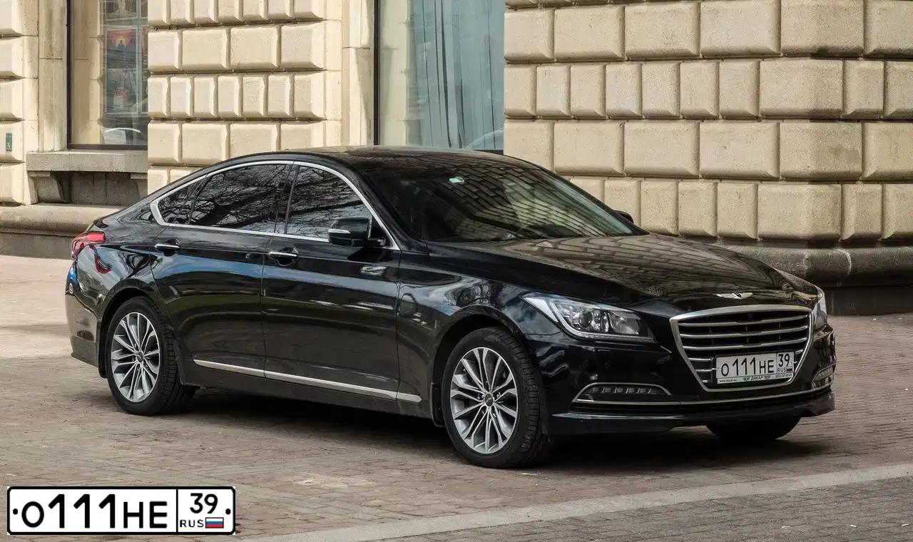 Фото автомобиля HYUNDAI GENESIS, 2016 — госномер М022РЕ44. Цвет: ЧЕРНЫЙ