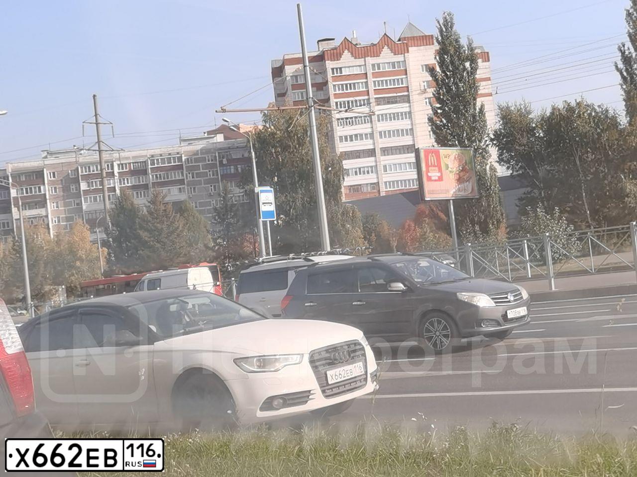 Фото автомобиля AUDI A6, 2014 — госномер Х662ЕВ116. Цвет: Белый