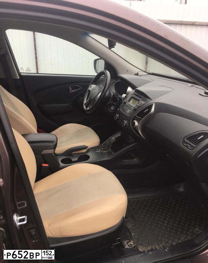 Фото автомобиля HYUNDAI IX35, 2013 — госномер М001ТУ152. Цвет: Коричневый