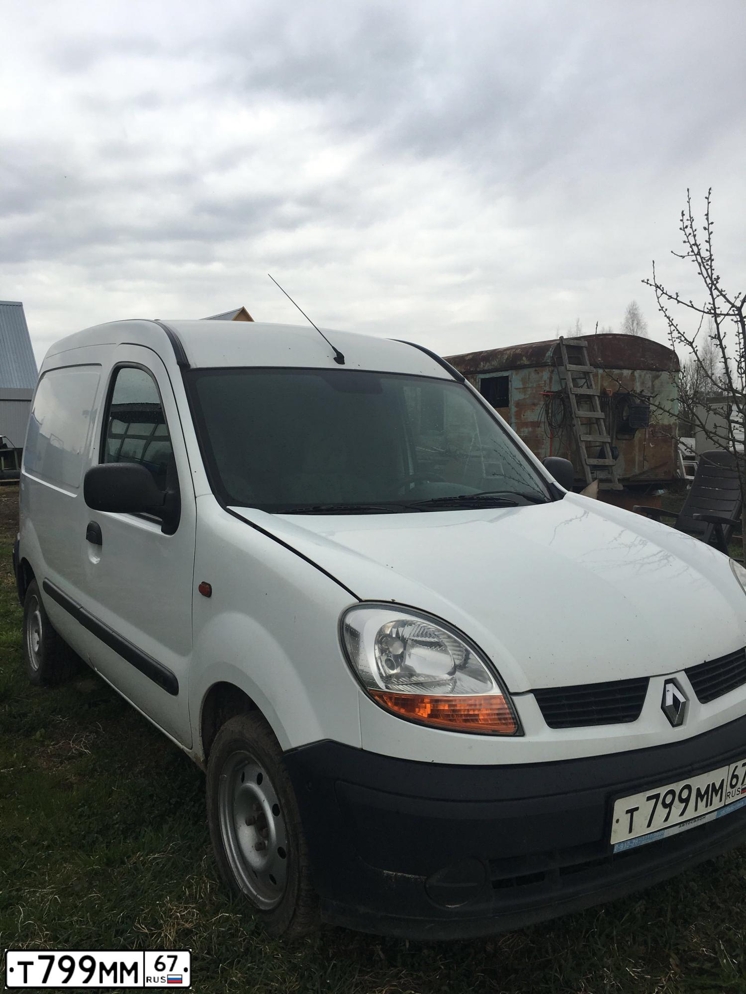 Фото автомобиля RENAULT KANGOO, 2005 — госномер Т799ММ67. Цвет: Белый