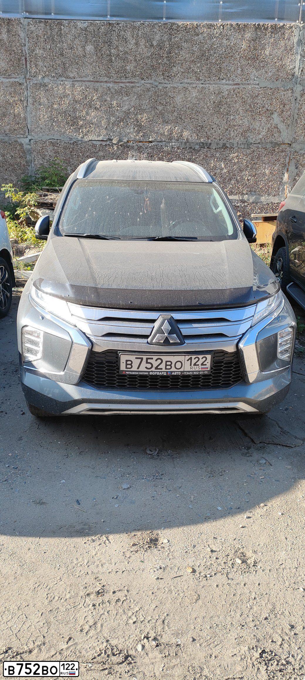 Фото автомобиля MITSUBISHI PAJERO SPORT, 2021 — госномер У035ЕА04. Цвет: СЕРЫЙ