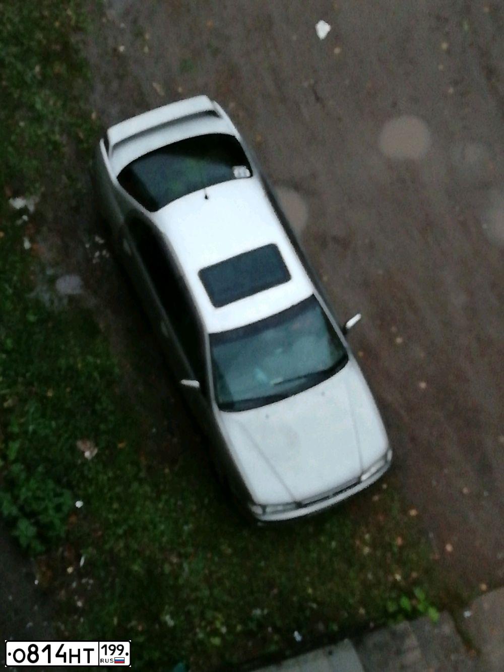Фото автомобиля NISSAN PRIMERA, 1996 — госномер О814НТ199. Цвет: БЕЛЫЙ (СЕРЫЙ)
