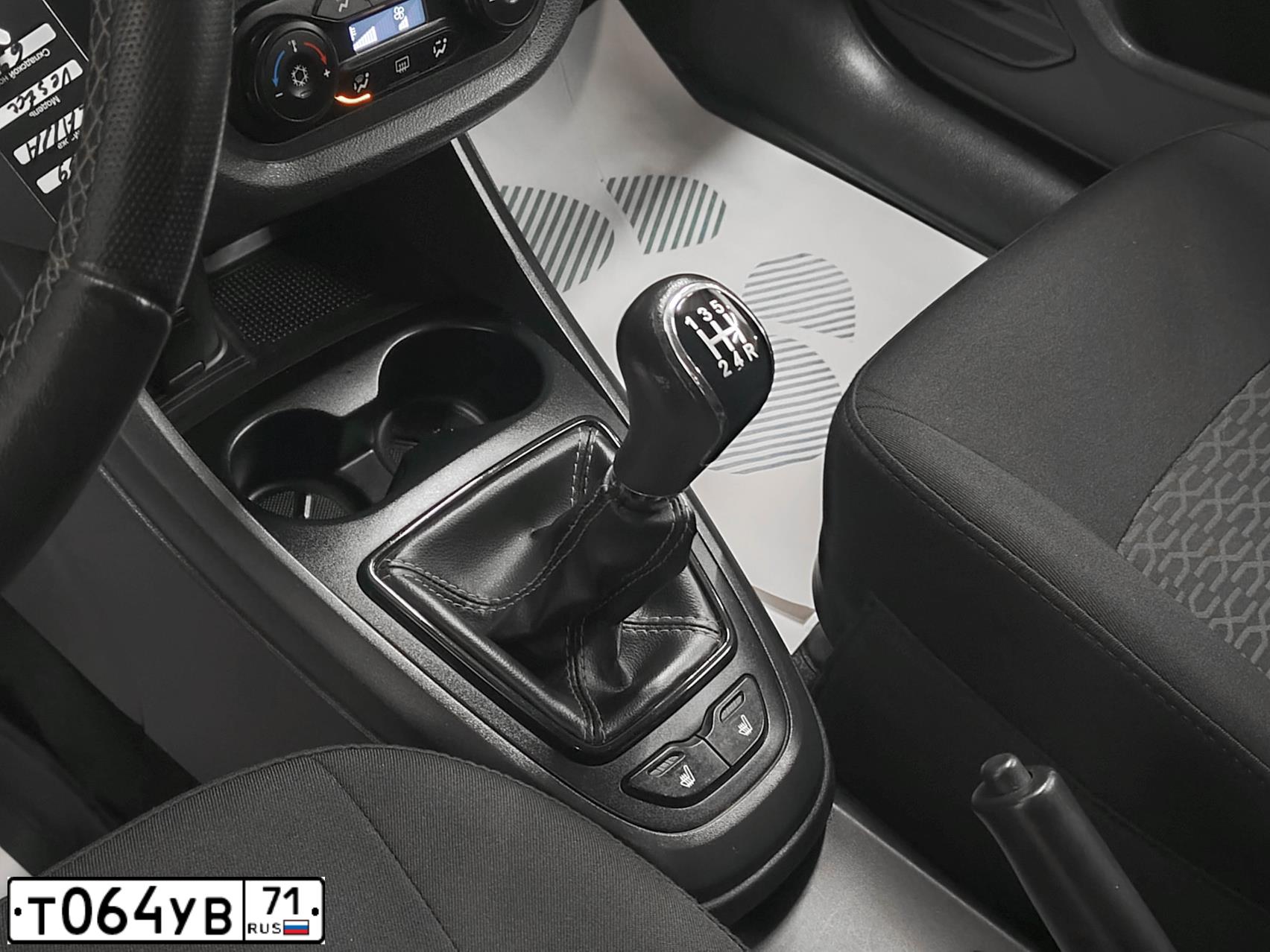 Фото автомобиля LADA VESTA, 2020 — госномер Т064УВ71. Цвет: Белый
