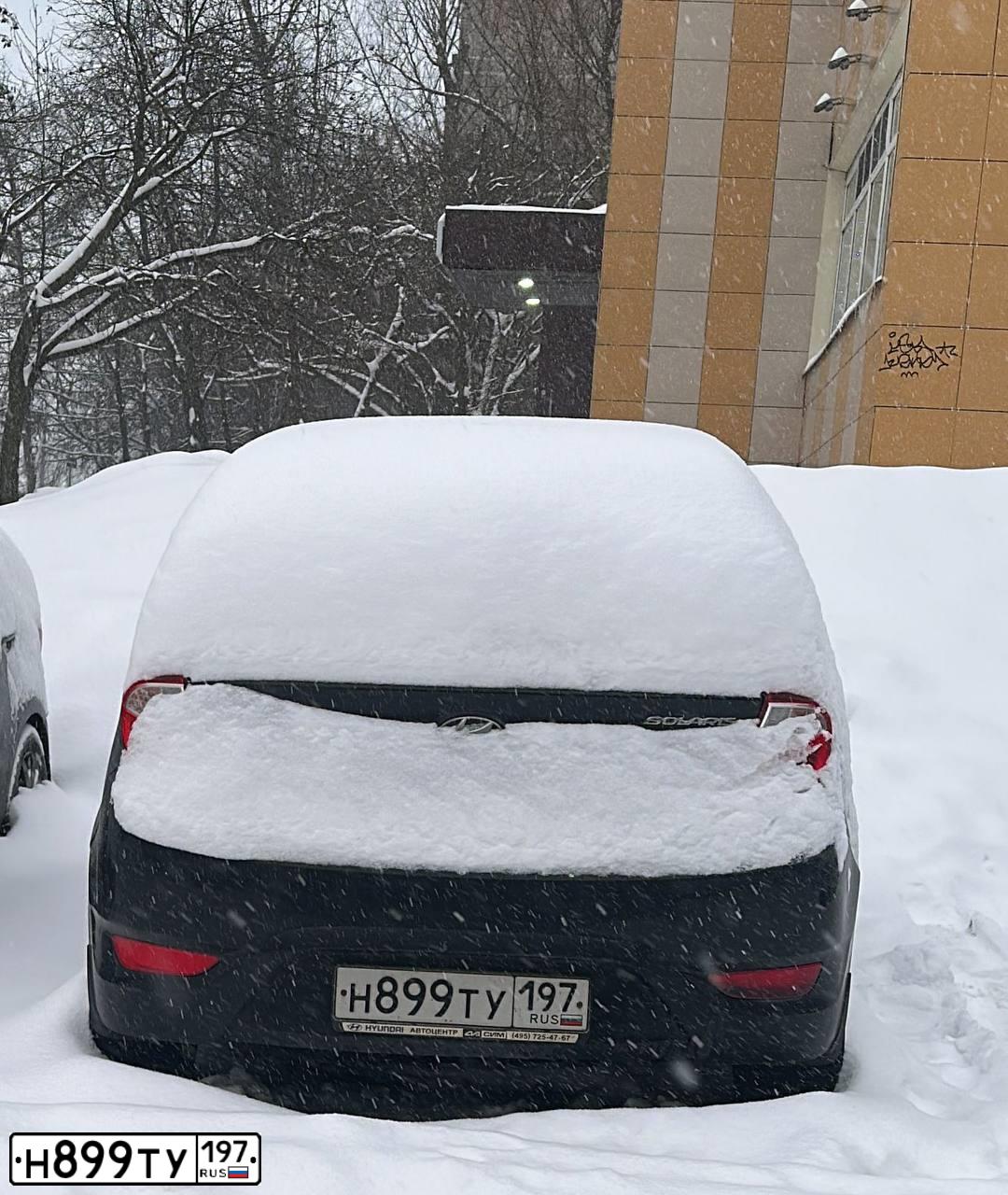Фото автомобиля HYUNDAI SOLARIS, 2012 — госномер Н899ТУ197. Цвет: ЧЕРНЫЙ