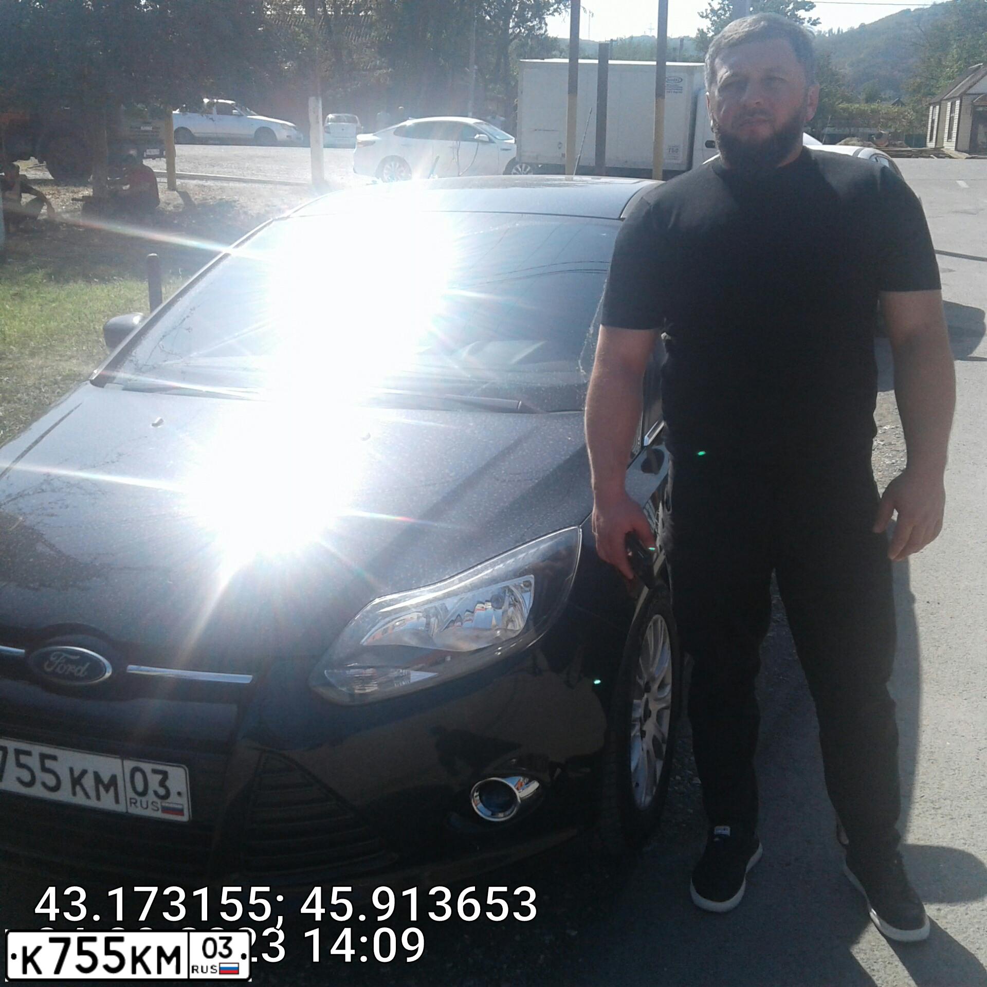 Фото автомобиля FORD FOCUS, 2011 — госномер С380ХУ89. Цвет: ЧЕРНЫЙ