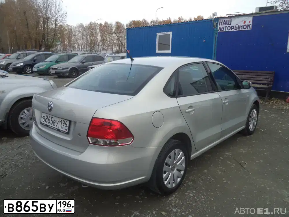 Фото автомобиля VOLKSWAGEN POLO, 2012 — госномер В865ВУ196. Цвет: СЕРО-ЖЕЛТЫЙ