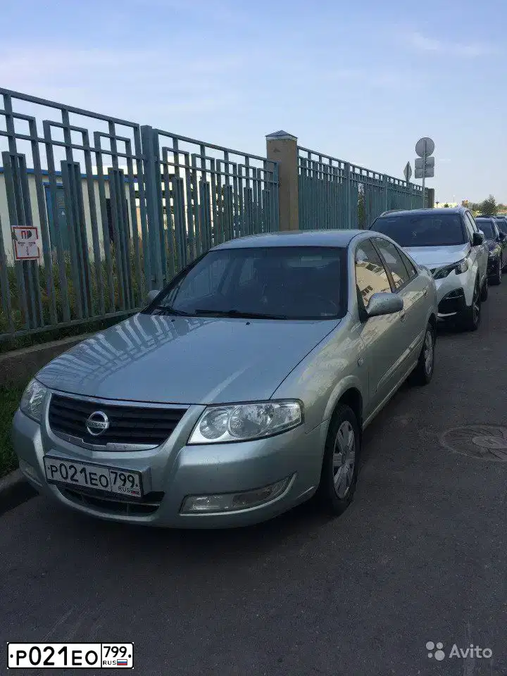 Фото автомобиля NISSAN ALMERA, 2006 — госномер Р021ЕО799. Цвет: Серебристый