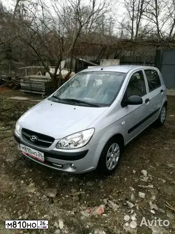 Фото автомобиля HYUNDAI GETZ, 2008 — госномер М810НО26. Цвет: серебристый