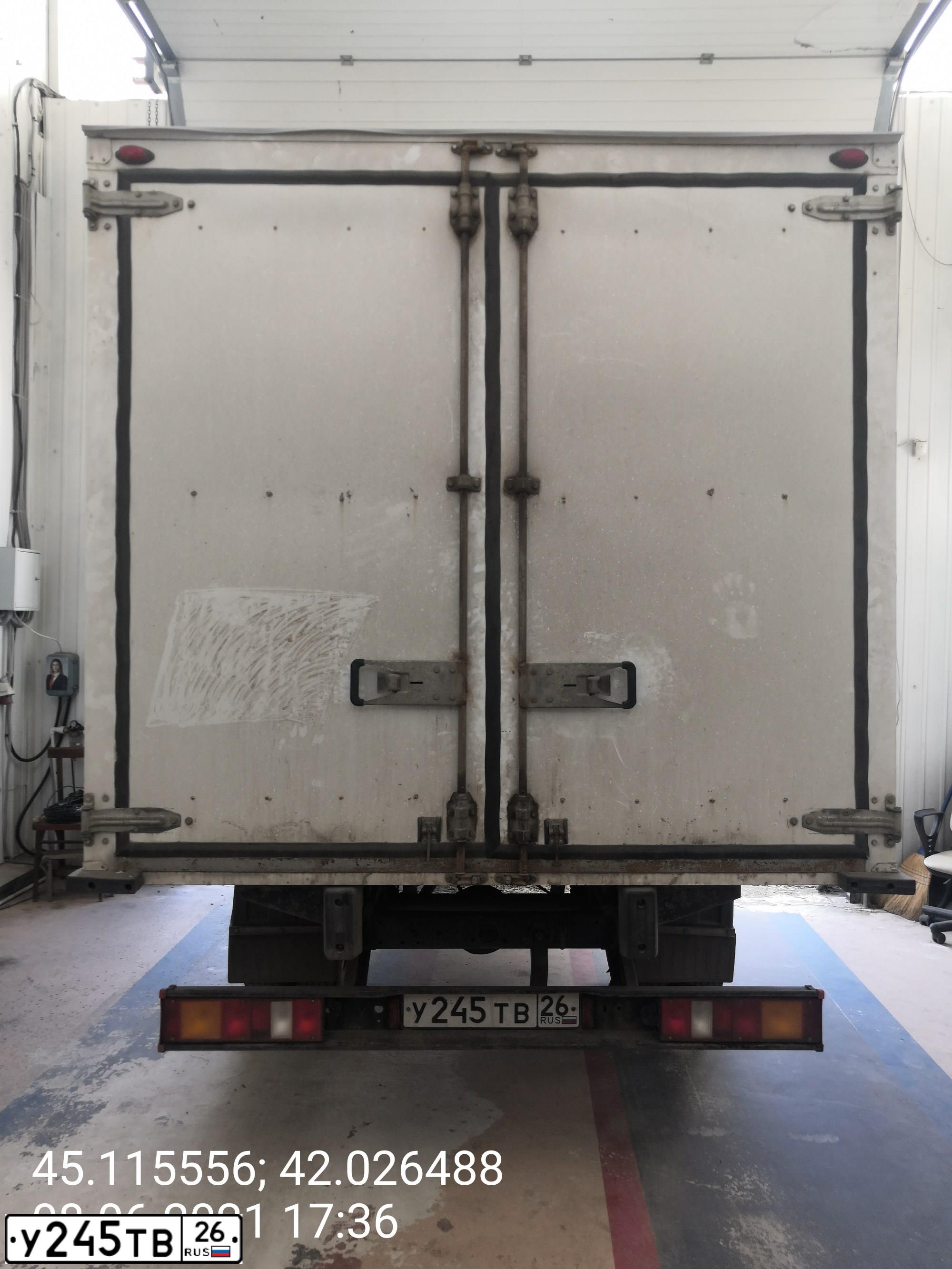 Фото автомобиля GAZ 3302 GAZEL, 2010 — госномер У245ТВ26. Цвет: Белый