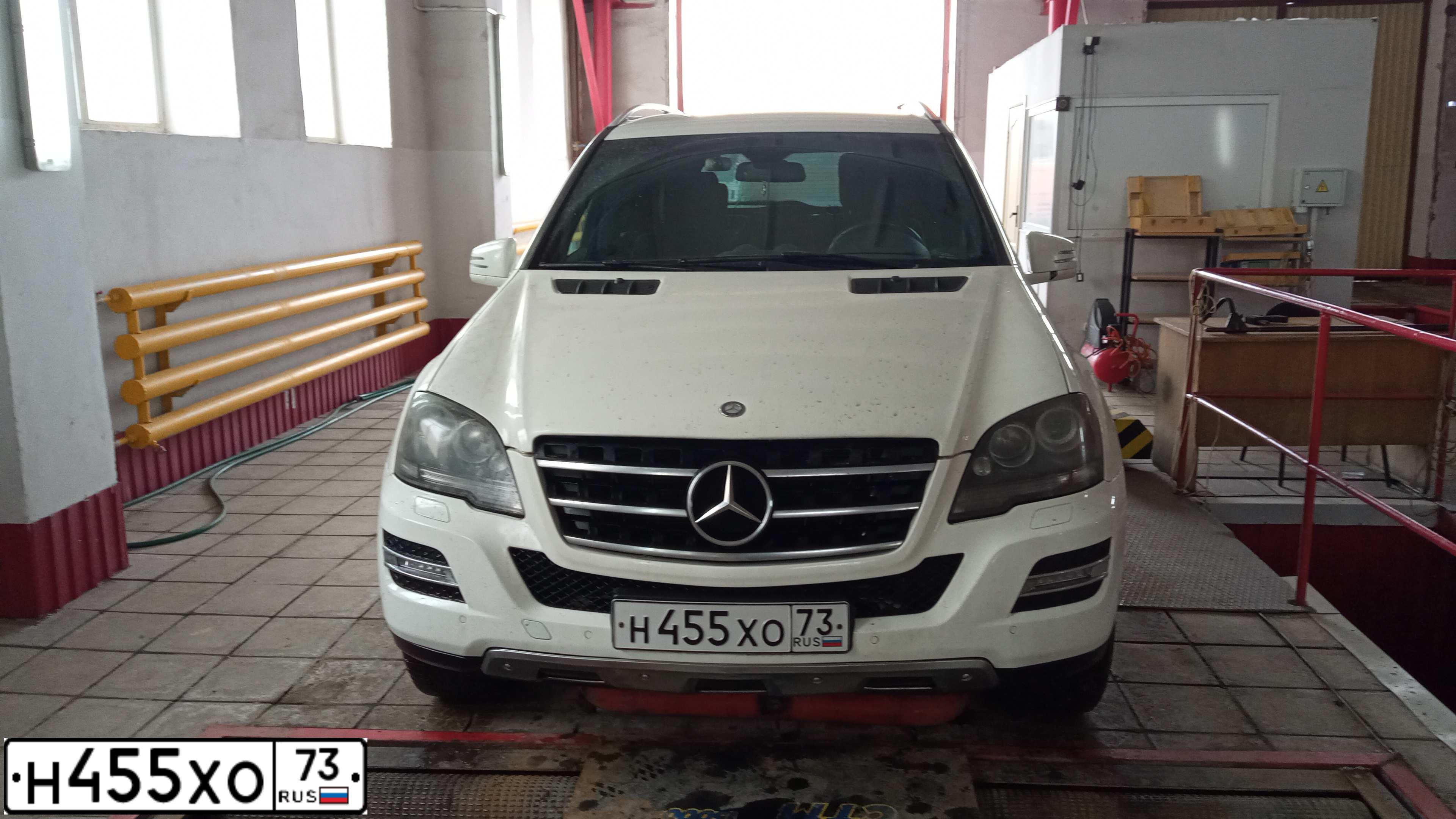Фото автомобиля MERCEDES-BENZ ML350, 2010 — госномер К260АС250