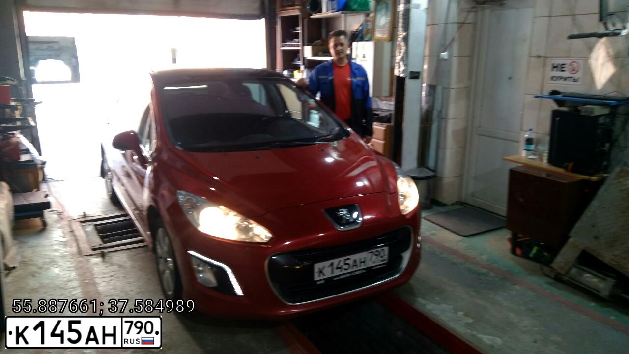 Фото автомобиля PEUGEOT 308, 2011 — госномер К264ВС977. Цвет: Красный