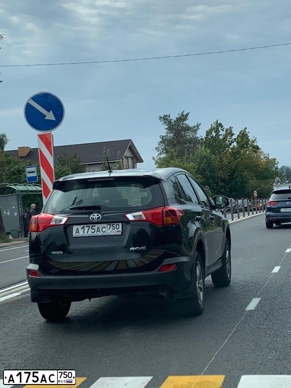 Фото автомобиля TOYOTA RAV4, 2015 — госномер А175АС750. Цвет: ЧЕРНЫЙ
