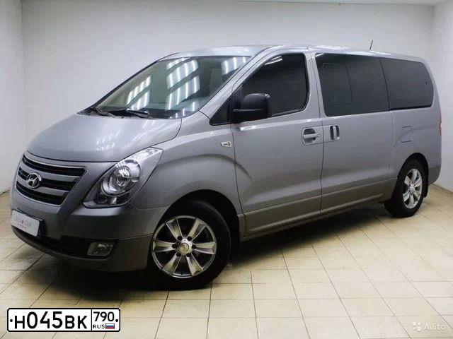 Фото автомобиля HYUNDAI H 1/H 100/STAREX, 2015 — госномер Н045ВК790. Цвет: Серебристый