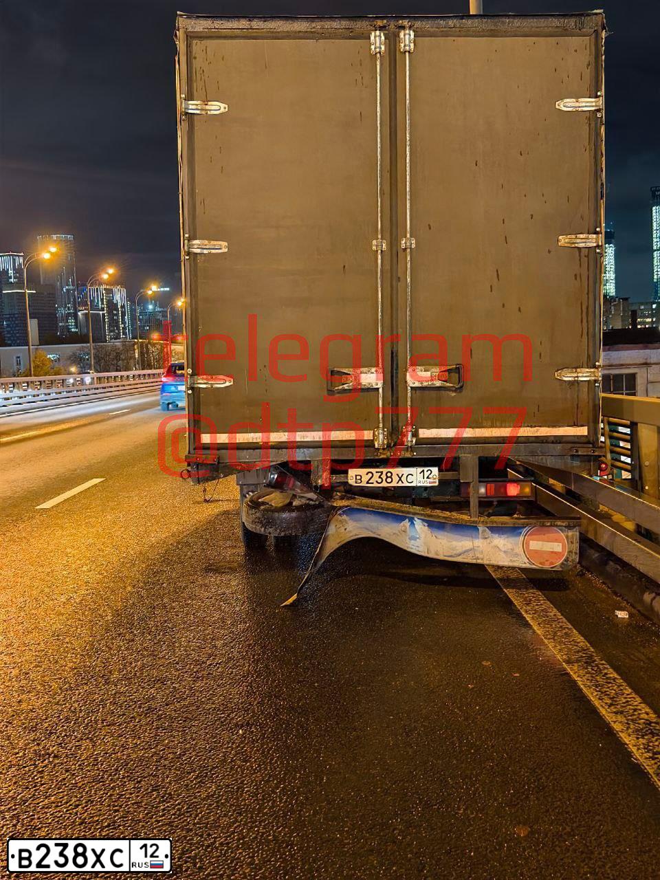 Фото автомобиля GAZ Z 2705 GAZEL, 2004 — госномер В238ХС12. Цвет: БАЛТИКА