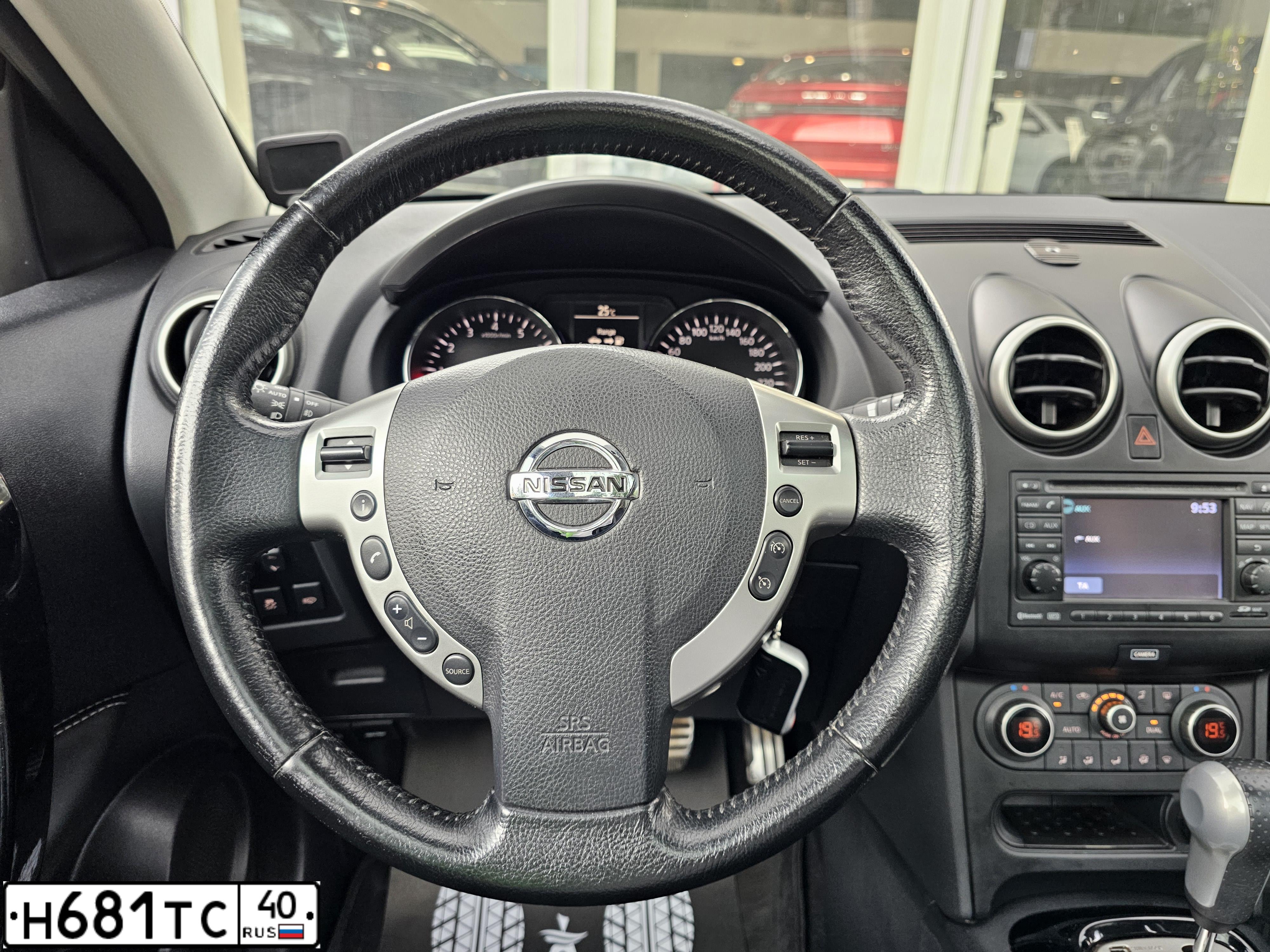 Фото автомобиля NISSAN QASHQAI, 2013 — госномер С765ТМ43. Цвет: Белый
