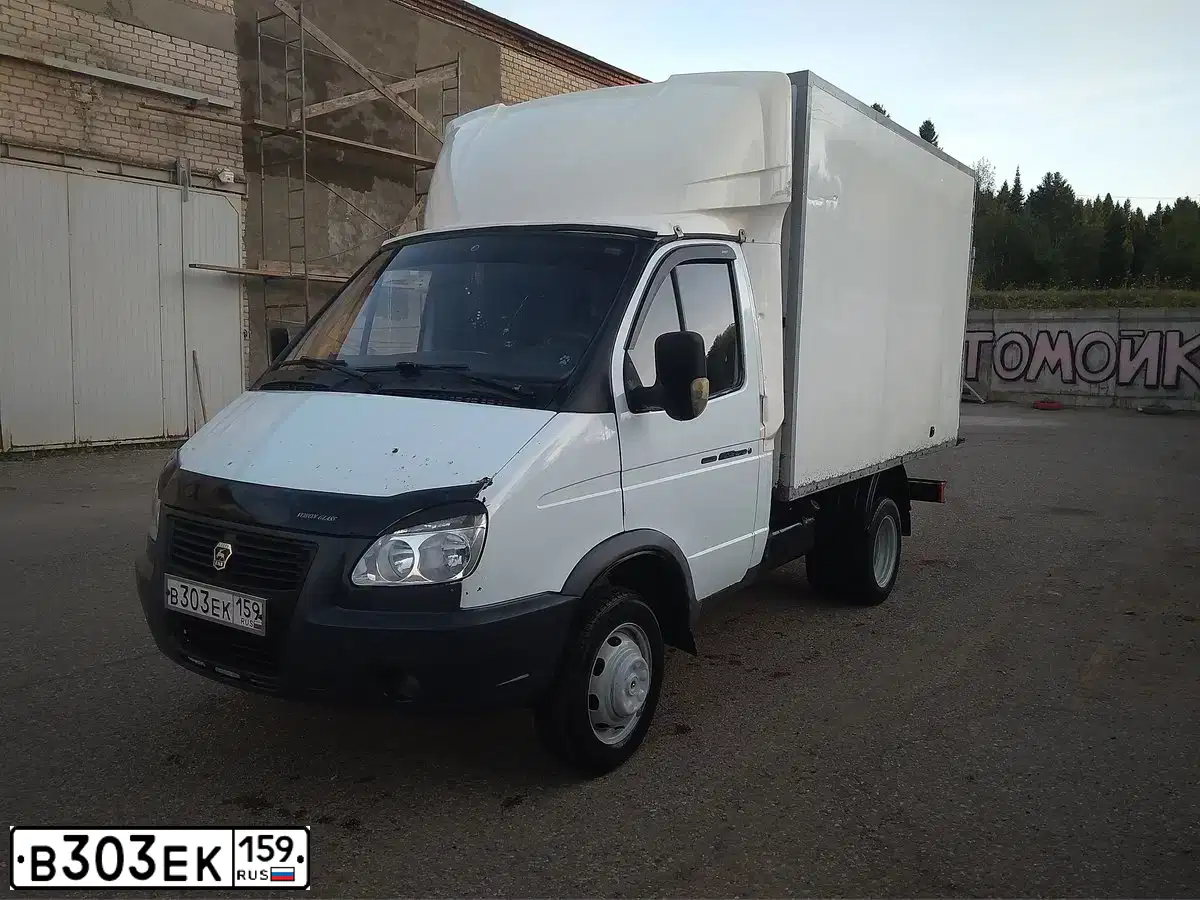 Фото автомобиля GAZ 3302 EL, 2012 — госномер В303ЕК159. Цвет: Белый