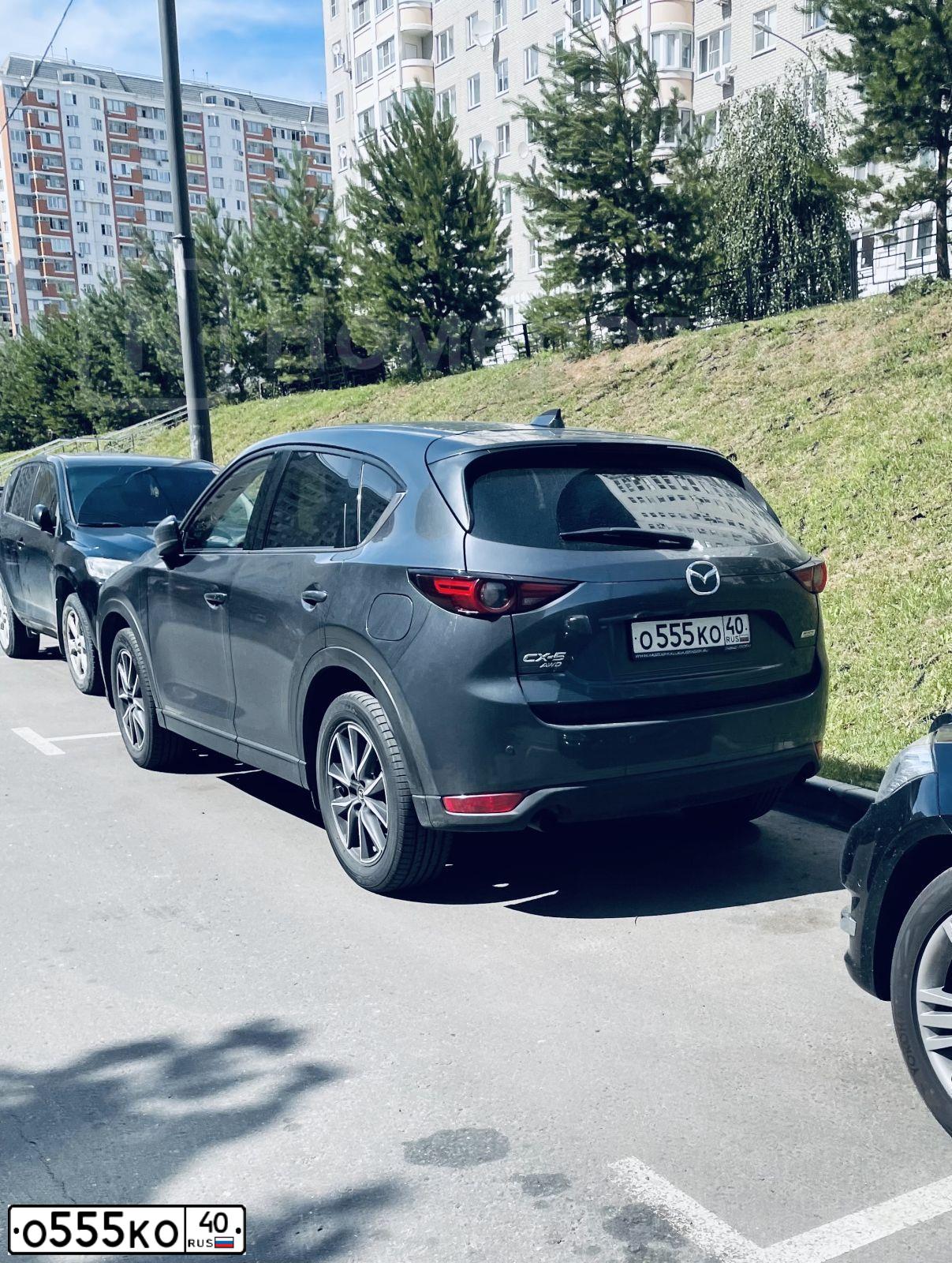 Фото автомобиля MAZDA CX-5, 2017 — госномер О555КО40. Цвет: Серый