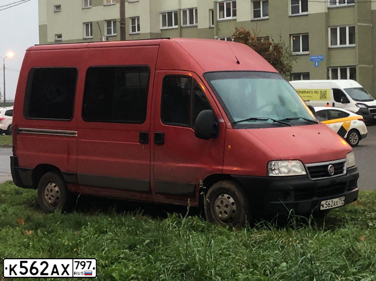 Фото автомобиля FIAT DUCATO, 2012 — госномер Е437ВЕ702. Цвет: КРАСНЫЙ