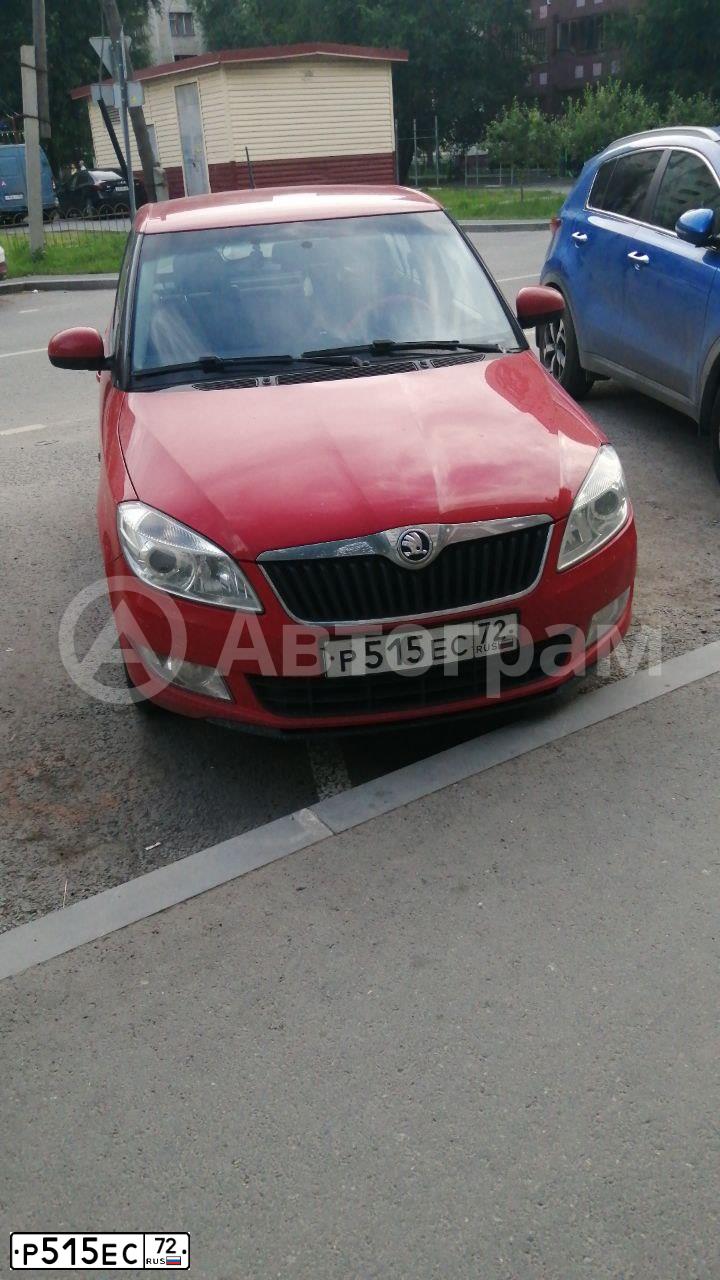 Фото автомобиля SKODA FABIA, 2014 — госномер Р515ЕС72. Цвет: КРАСНЫЙ
