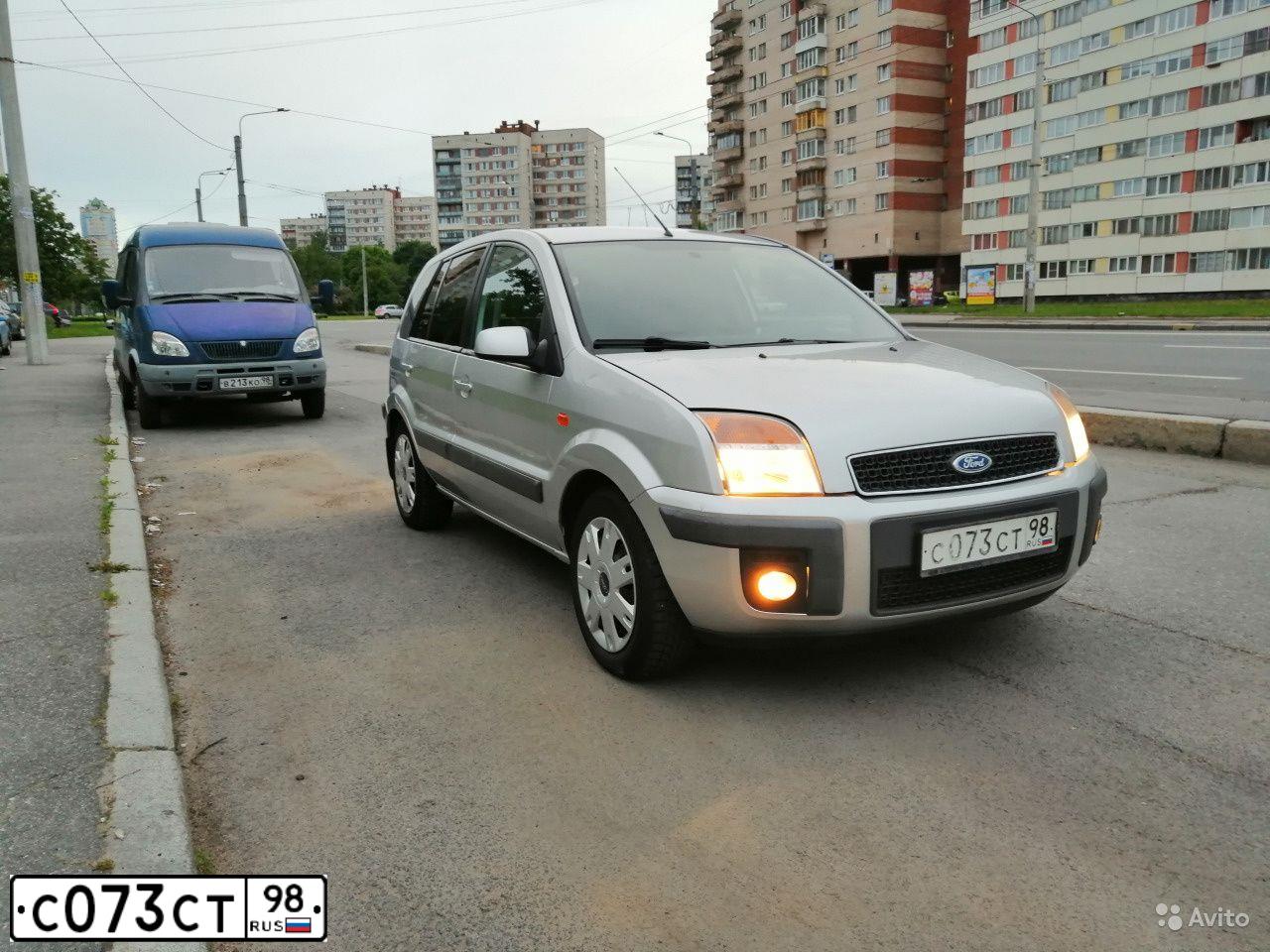 Фото автомобиля FORD FUSION, 2007 — госномер С073СТ98. Цвет: СЕРЕБРИСТЫЙ