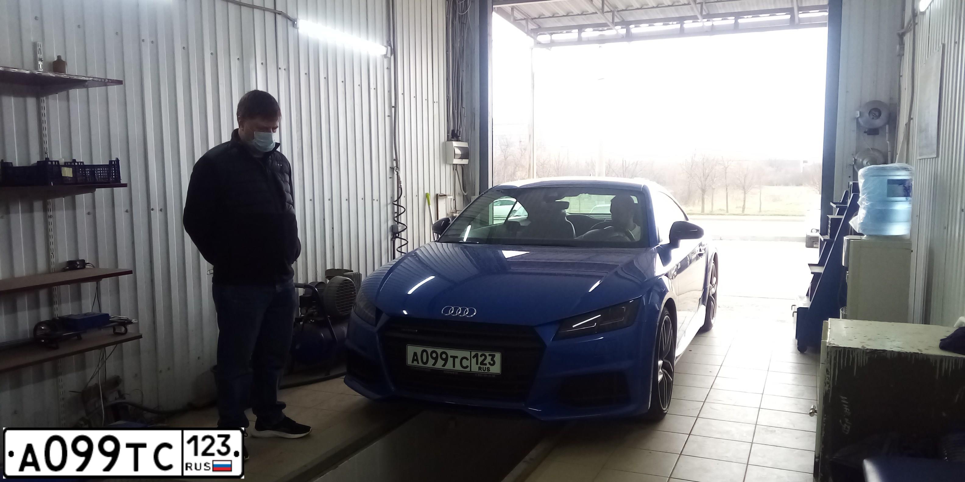 Фото автомобиля AUDI TT, 2016 — госномер А099ТС123. Цвет: синий