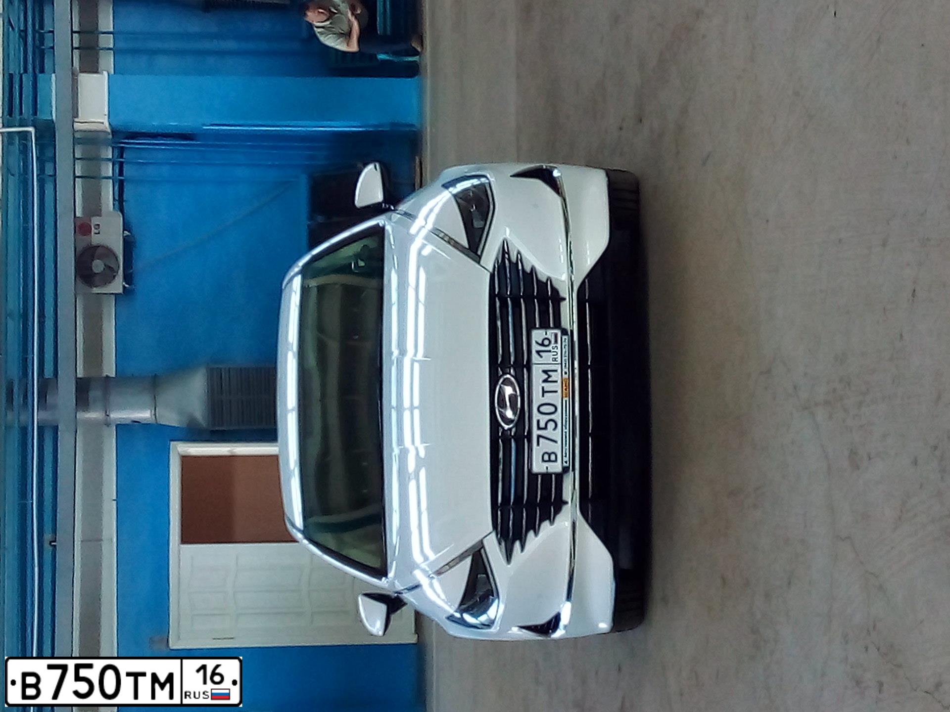 Фото автомобиля VOLKSWAGEN PASSAT, 2003 — госномер В750ТМ16. Цвет: Серебристый