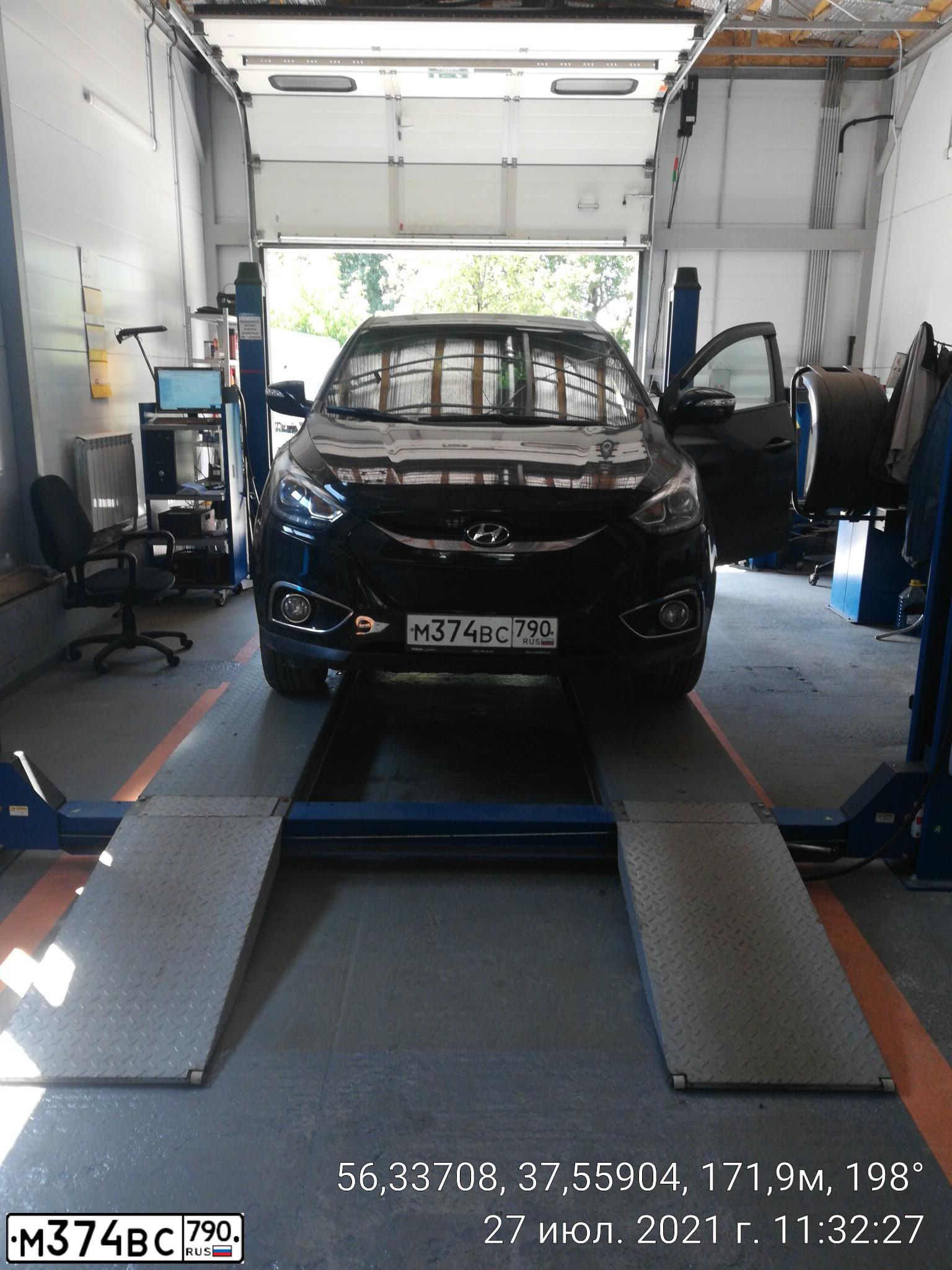 Фото автомобиля HYUNDAI IX35, 2015 — госномер М374ВС790. Цвет: ЧЕРНЫЙ