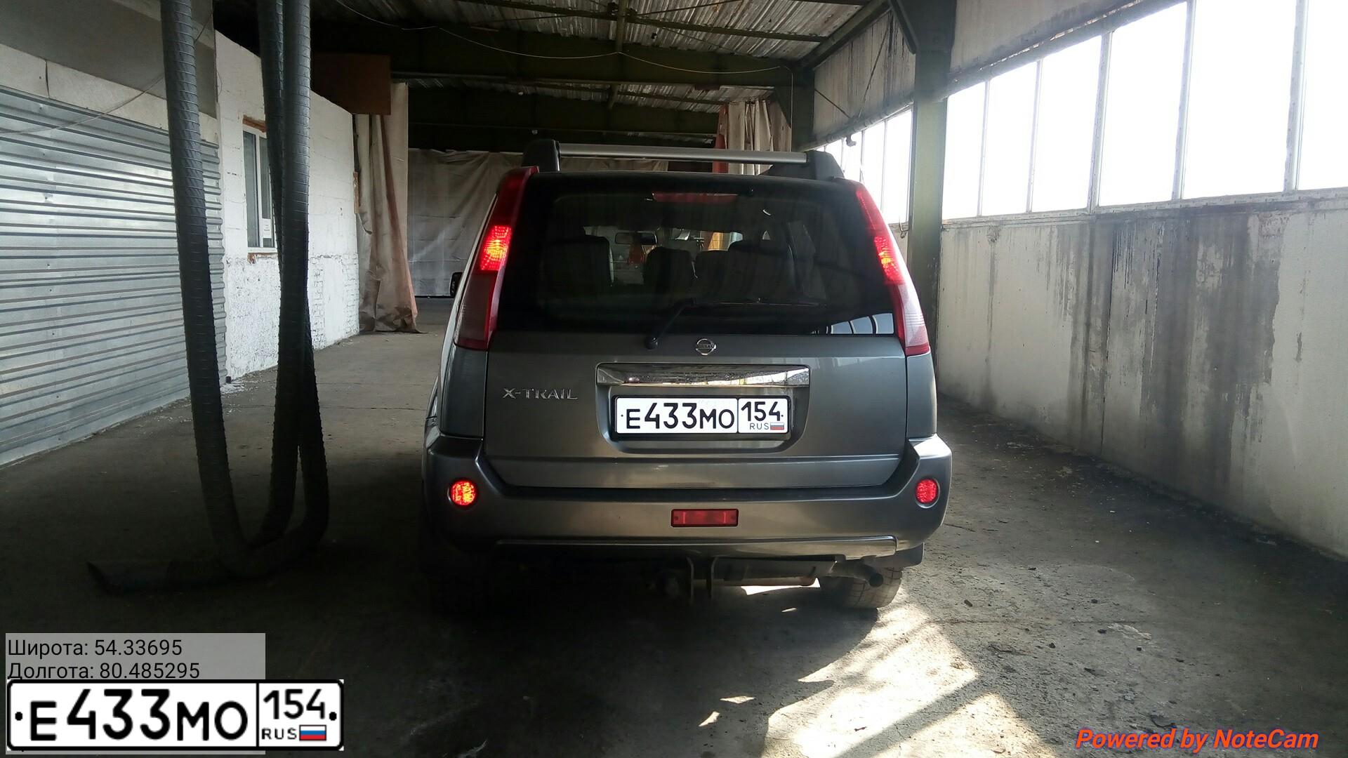 Фото автомобиля NISSAN X-TRAIL, 2006 — госномер Е433МО154. Цвет: СЕРЫЙ