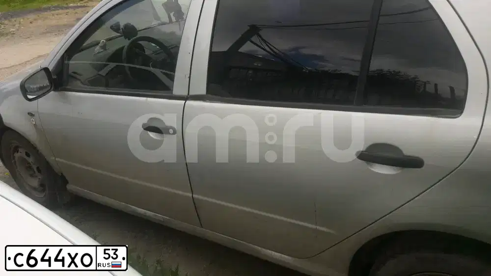 Фото автомобиля SKODA FABIA, 2001 — госномер М304АТ53. Цвет: Серебристый