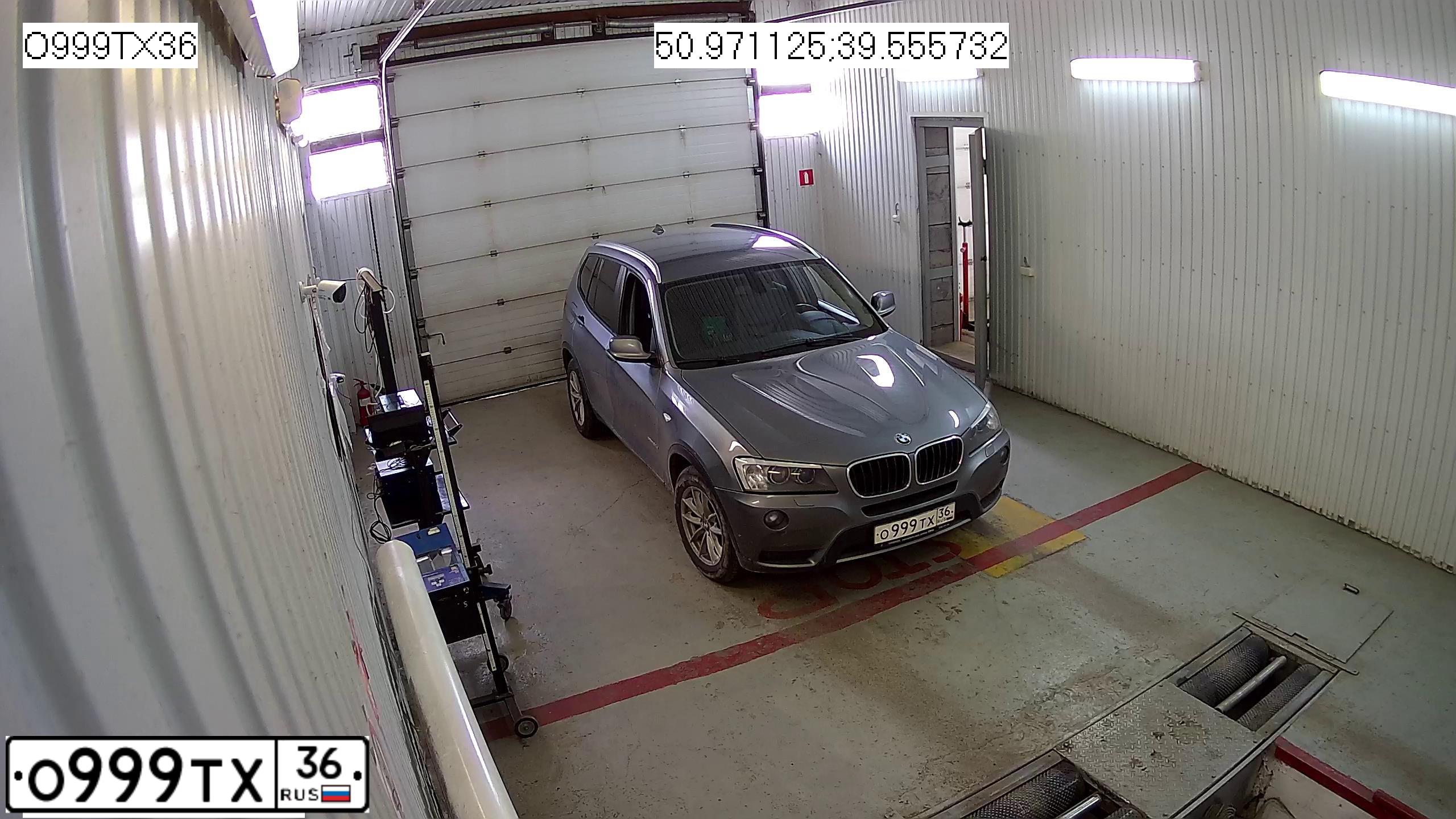 Фото автомобиля BMW X3, 2011 — госномер О999ТХ36. Цвет: СЕРЫЙ